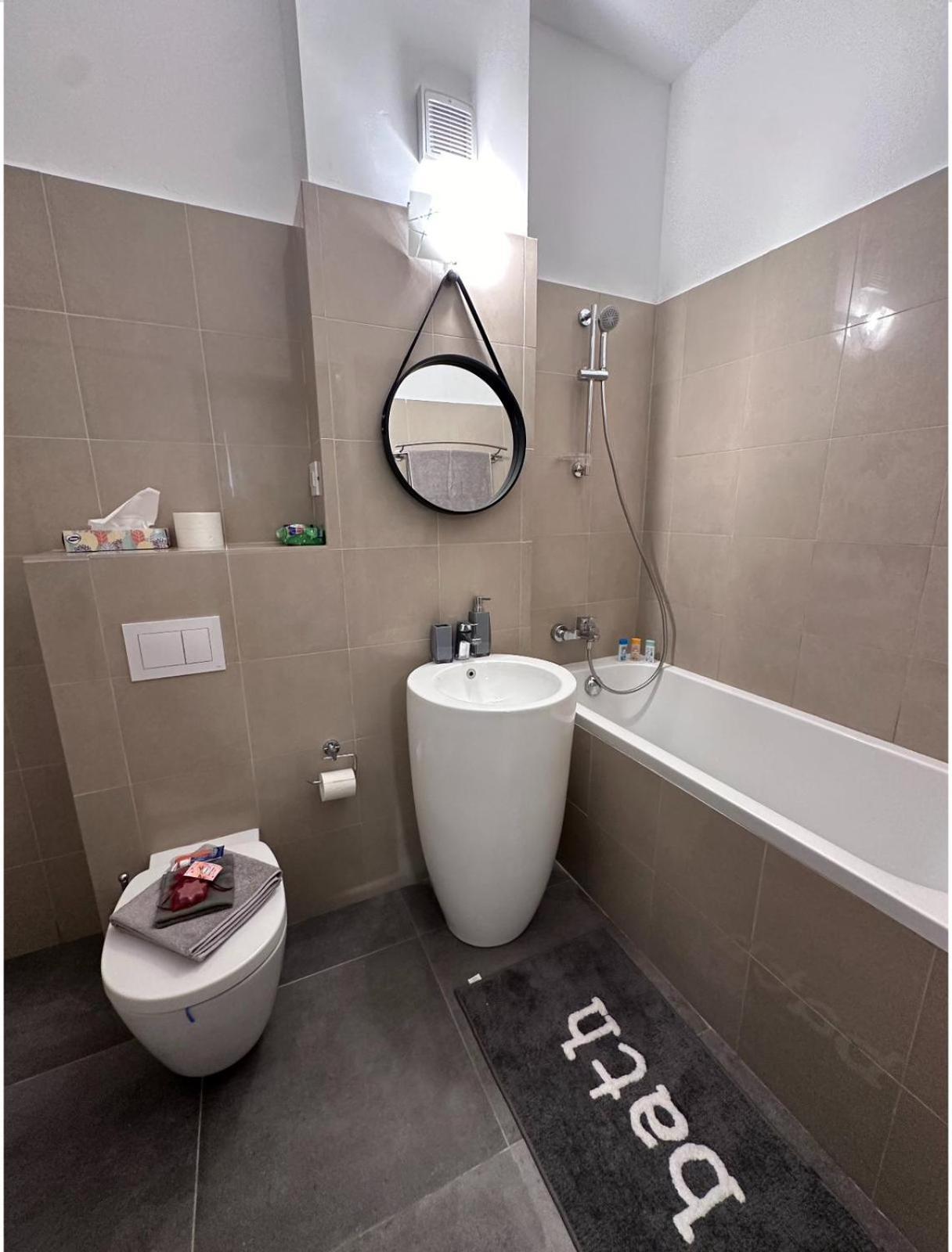 Luxury 1 Bedroom Apartment Boekarest Buitenkant foto